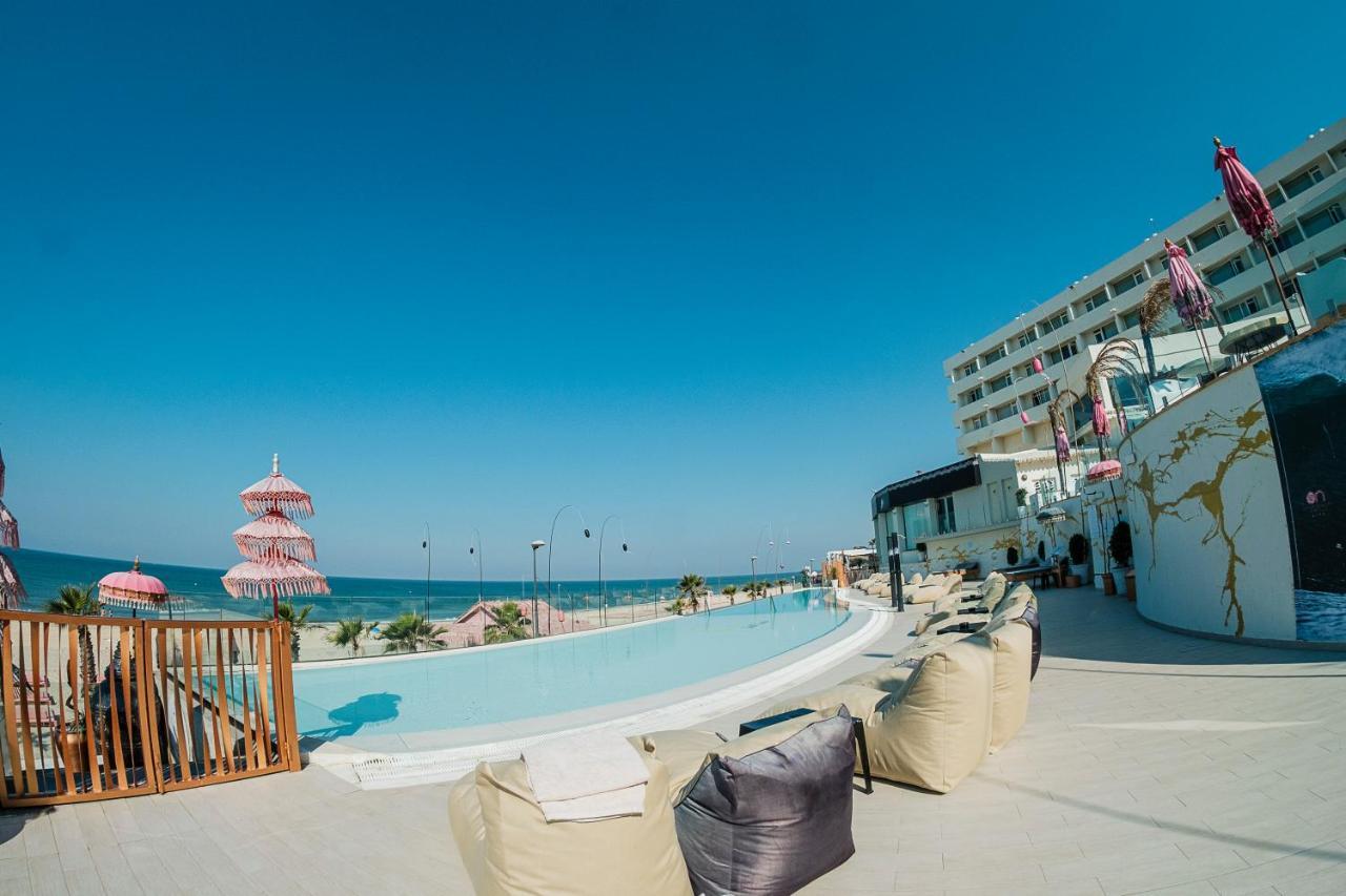 On Oceanfront Adults Designed 4*