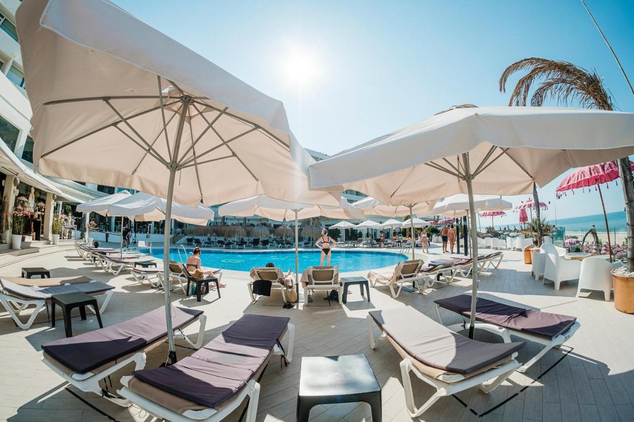 On Oceanfront Adults Designed 4*