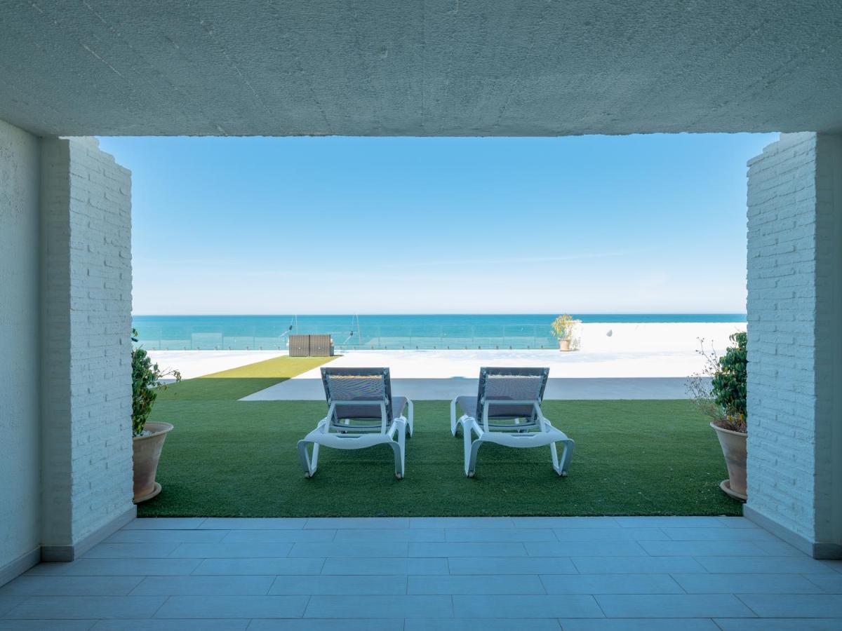 On Oceanfront Adults Designed Hotel 4*